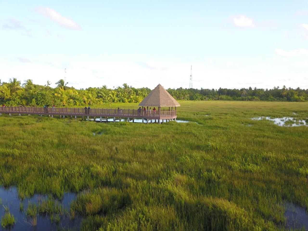 Calyx Grand Fuvahmulah Hotel Bagian luar foto